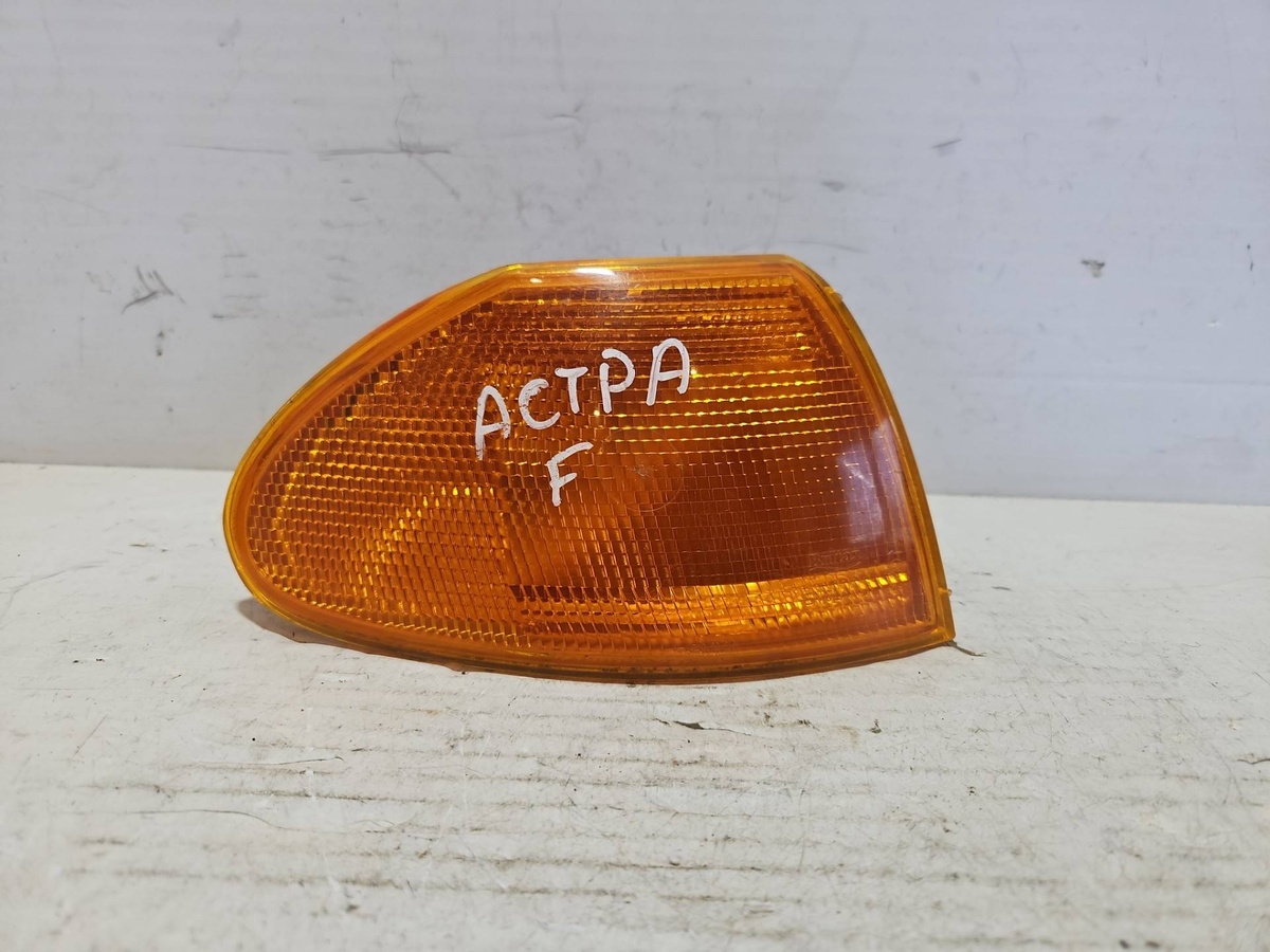 Поворотник правый к Opel Astra 1993