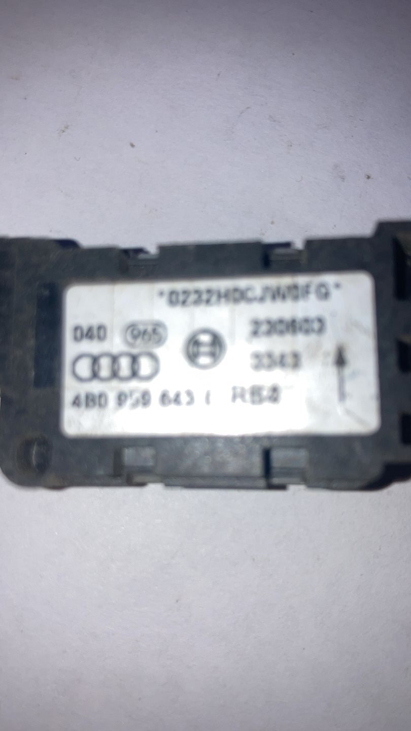 Датчик удара к Audi A6 2003