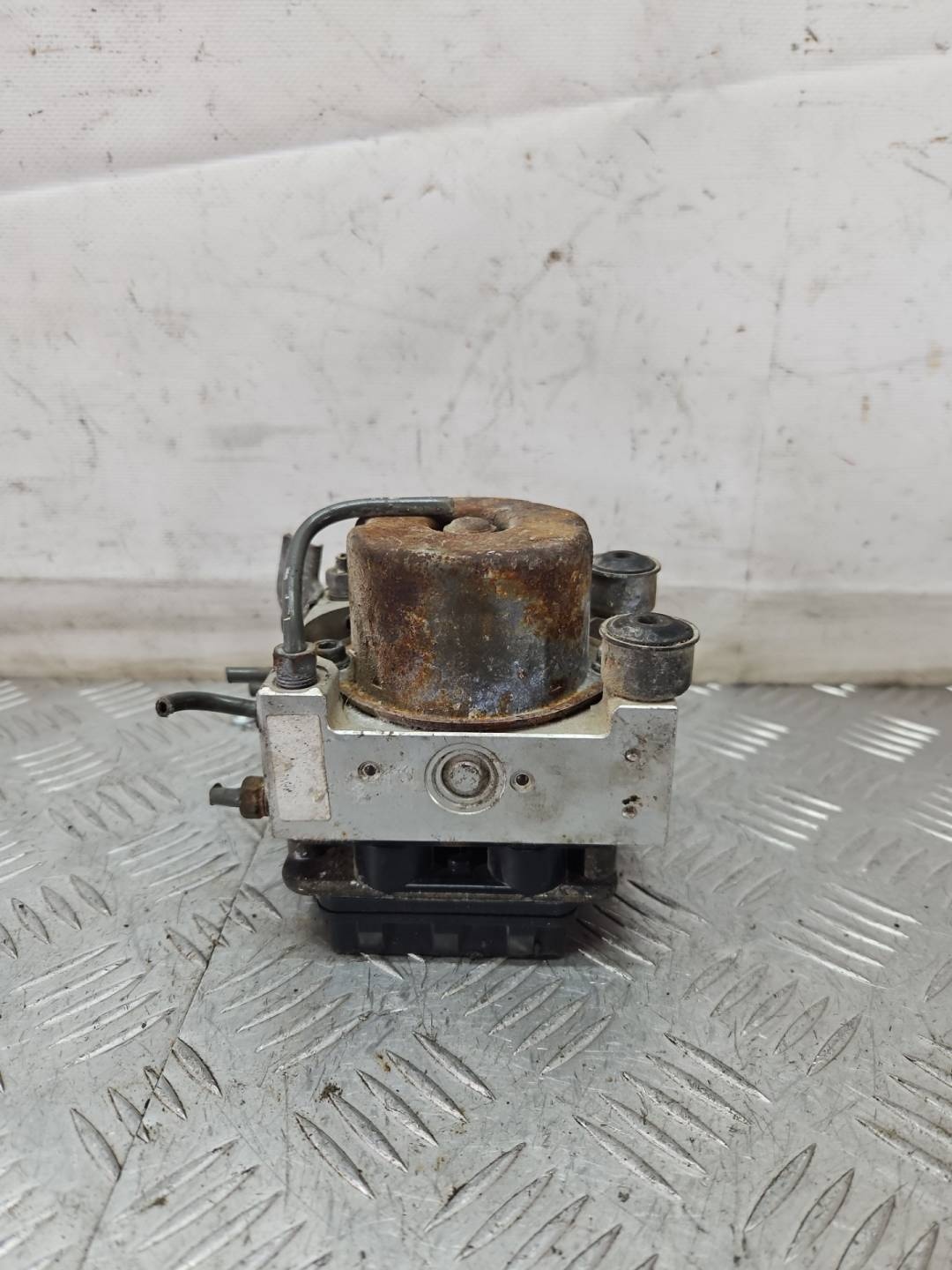 Блок ABS к Toyota Yaris 2000