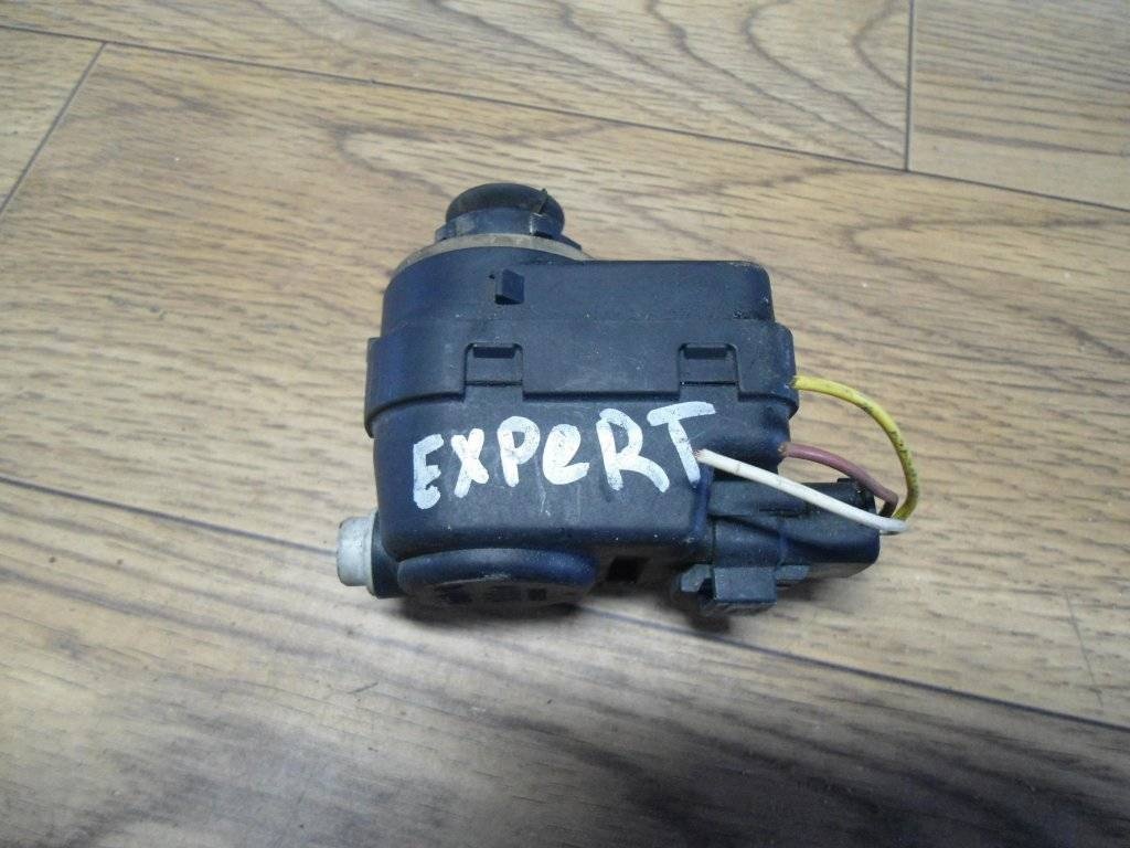 Корректор фар к Peugeot Expert 2001