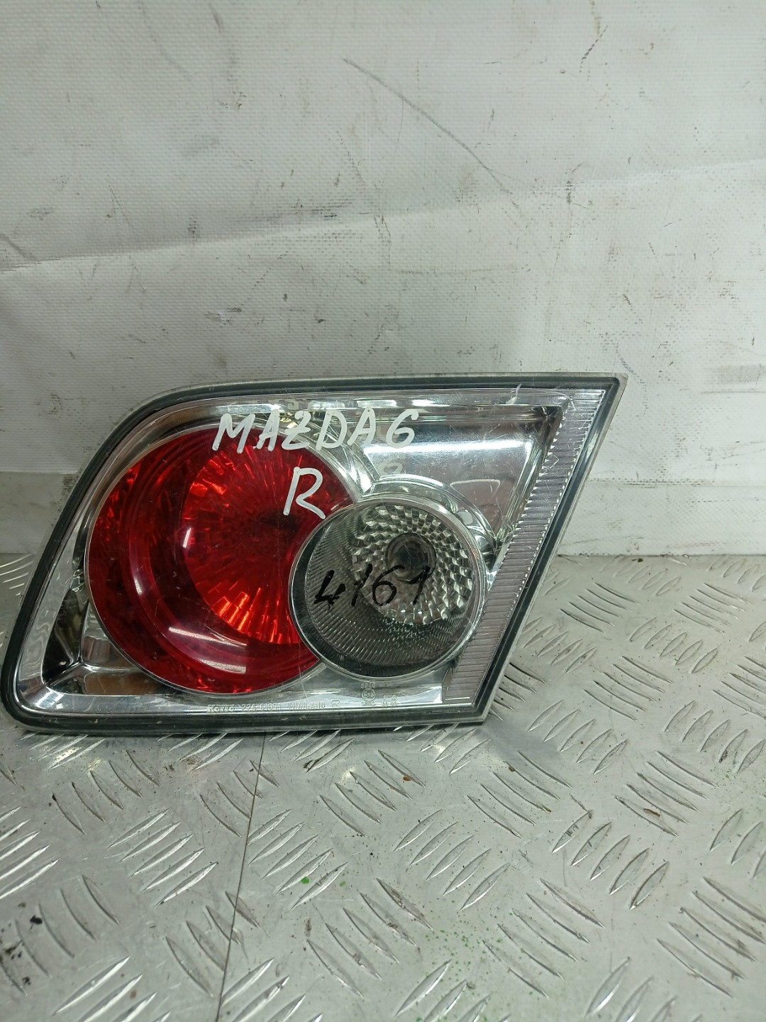 Фонарь крышки багажника правый к Mazda 6 2002