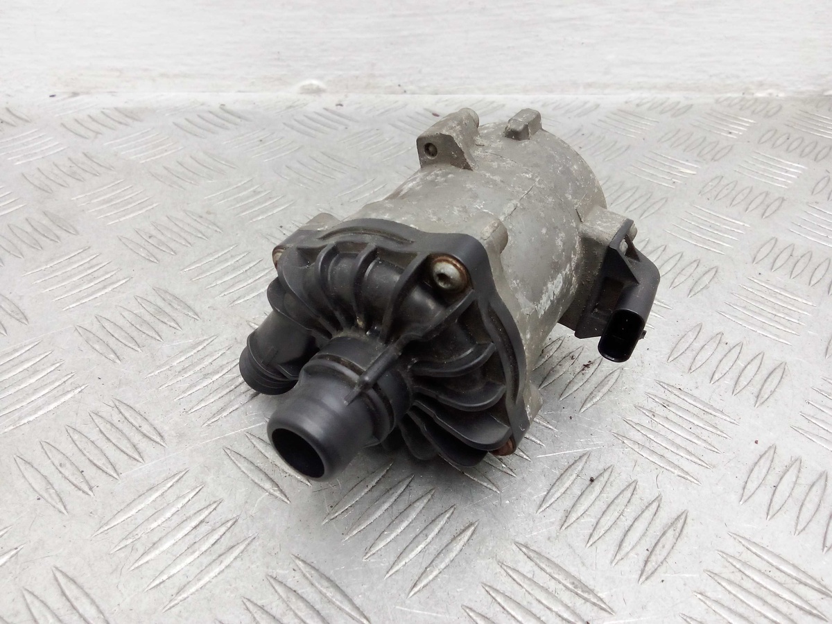 Помпа к BMW X5 2011