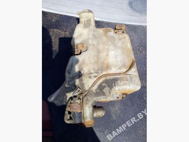 Бачок омывателя к Mazda 626 1990