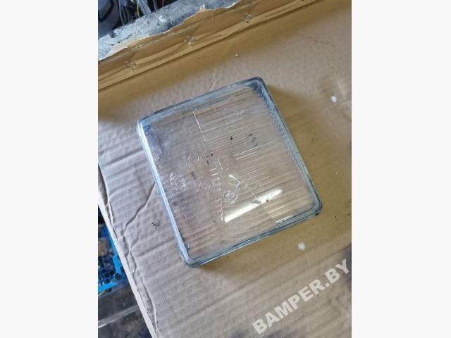 Стекло фары левой к Mercedes-Benz 100 1990