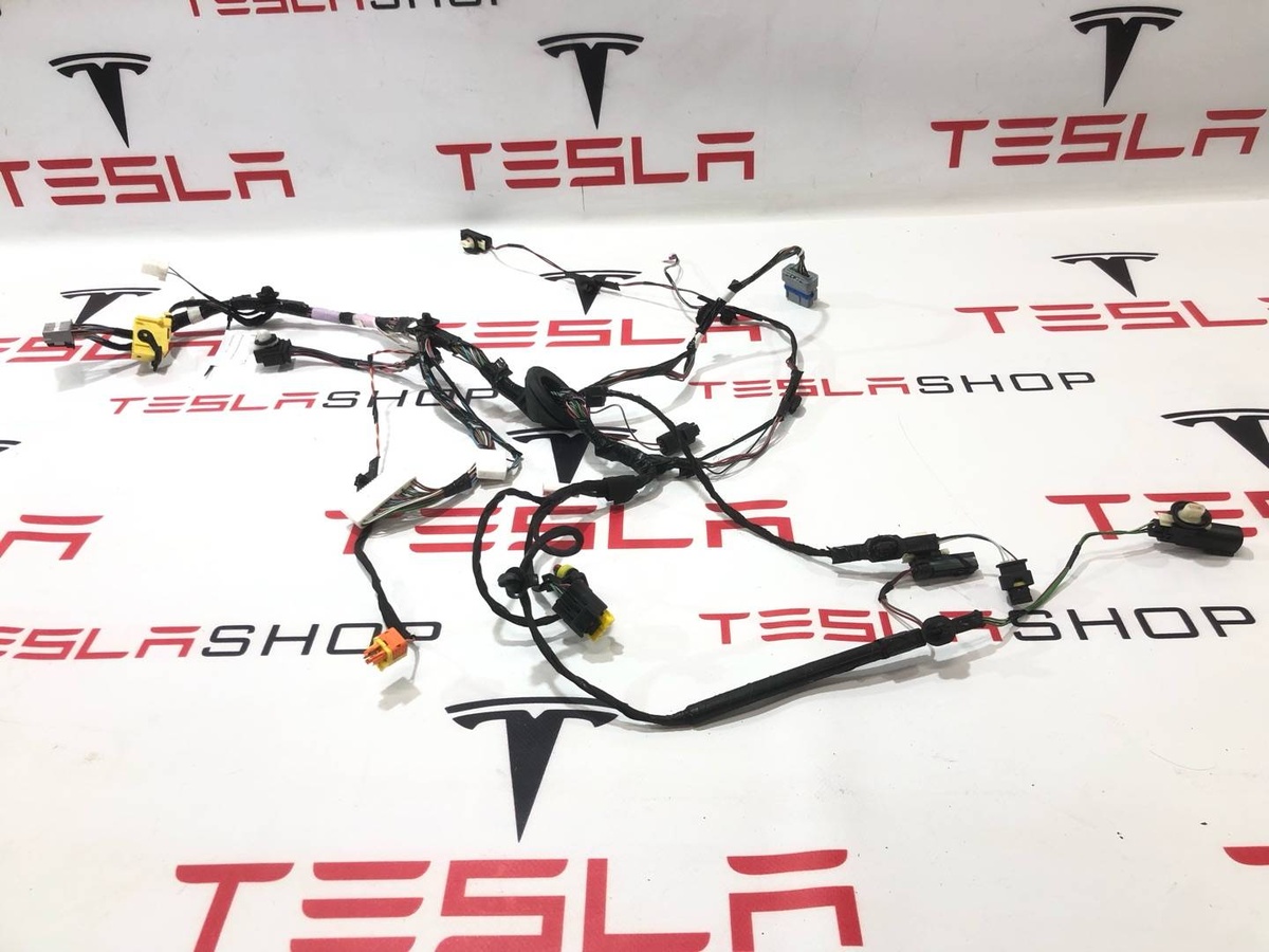 Проводка двери к Tesla Model X 2018