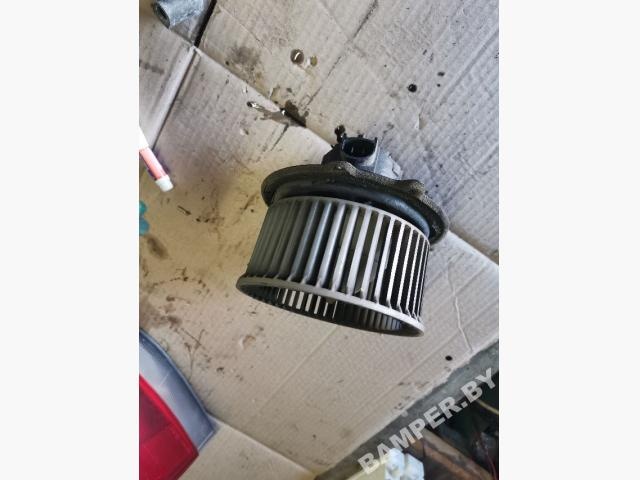 Моторчик печки к Mazda 626 1996