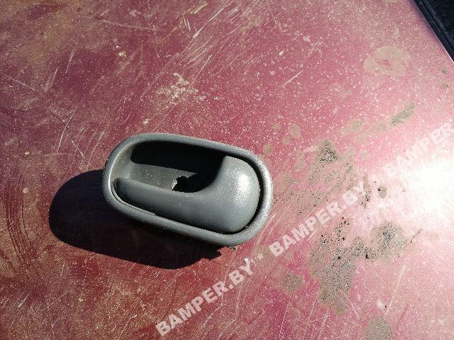Ручка внутренняя передняя правая к Mazda 121 1994