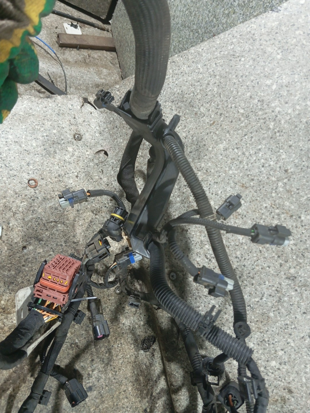 Проводка двигателя к Peugeot 207 2008