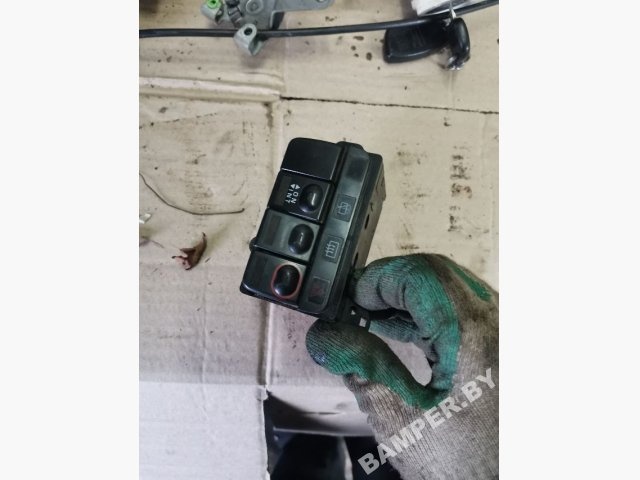 Кнопка аварийной сигнализации к Mitsubishi Space Runner 1996