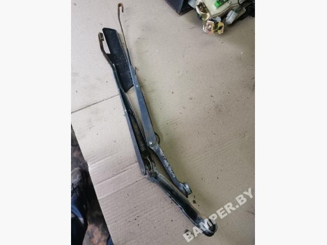 Щеткодержатель к Mazda 626 1990