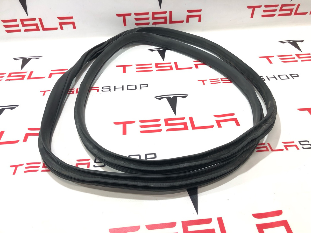 Уплотнитель к Tesla Model X 2018