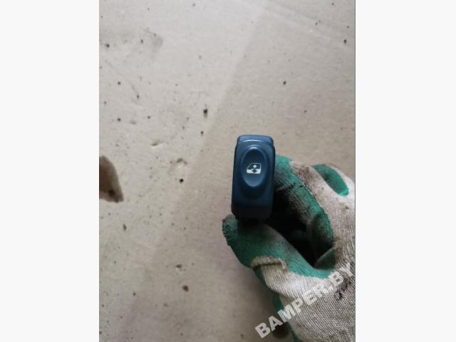 Кнопка стеклоподъемника к Renault Twingo 1997