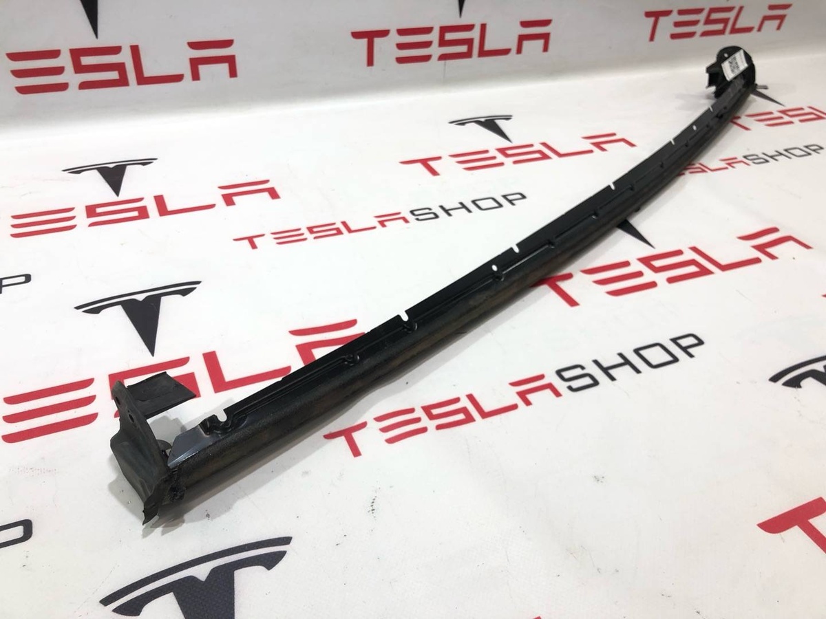 Уплотнитель к Tesla Model X 2018