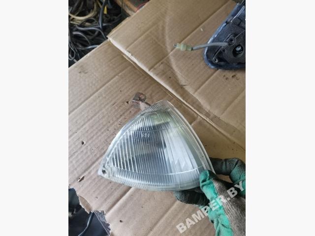 Поворотник правый к Suzuki Swift 1993