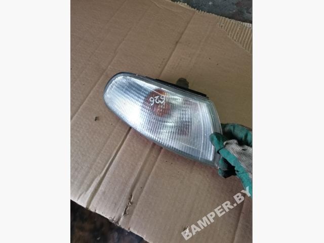 Поворотник правый к Mazda 626 1996
