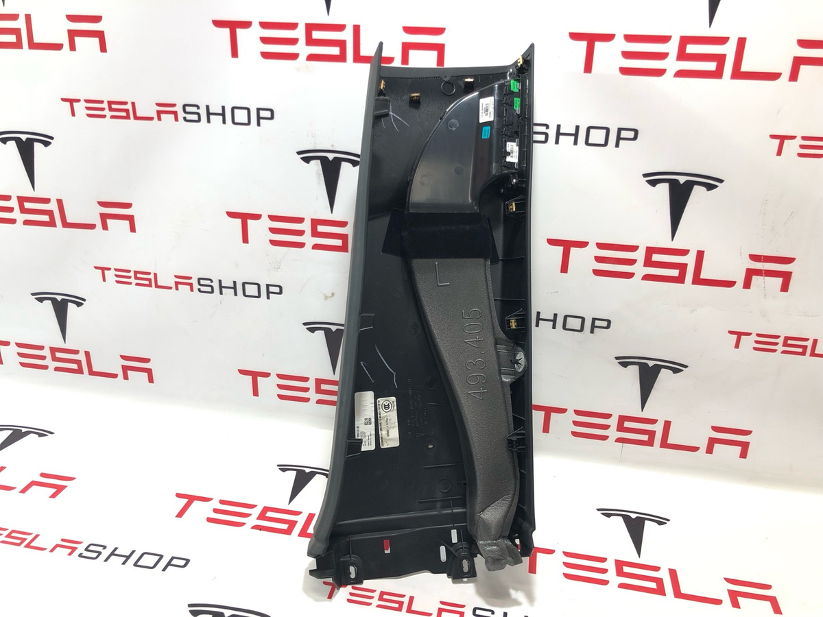 Обшивка стойки к Tesla Model X 2018