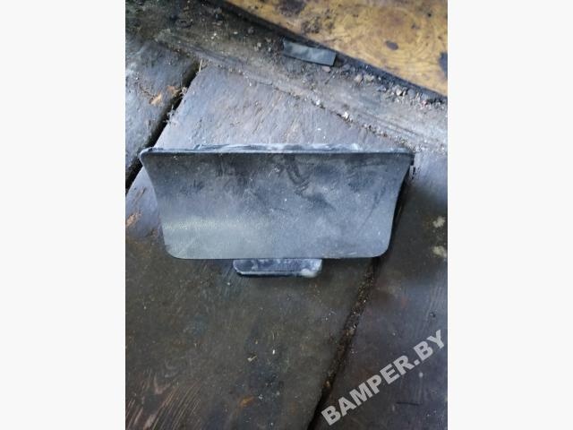 Пепельница к Mazda 323 1991