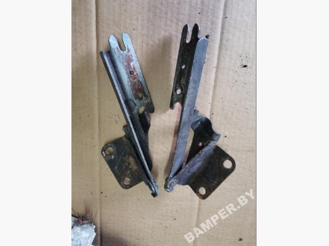 Петля капота к Mazda 626 1996