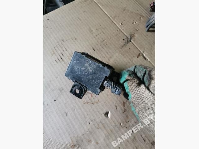 Блок предохранителей к Mitsubishi Carisma 1998