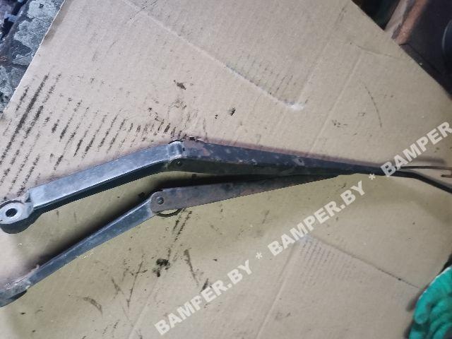 Щеткодержатель к Daewoo Nubira 1998