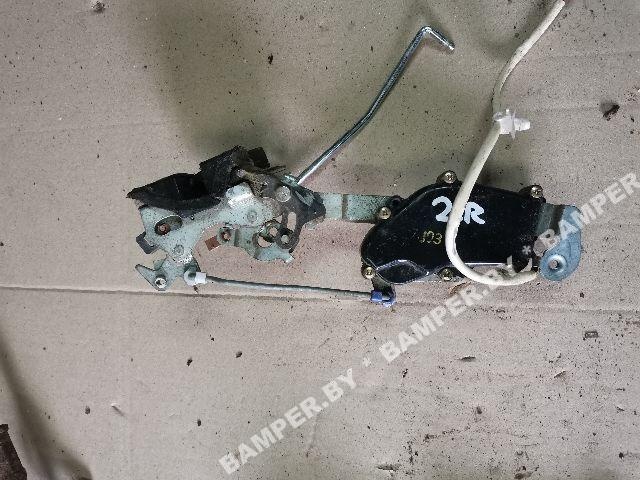 Замок двери задней правой к Suzuki Wagon R 1997