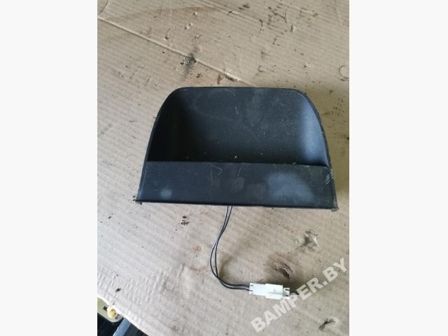 Стоп-сигнал к Mitsubishi Carisma 1998