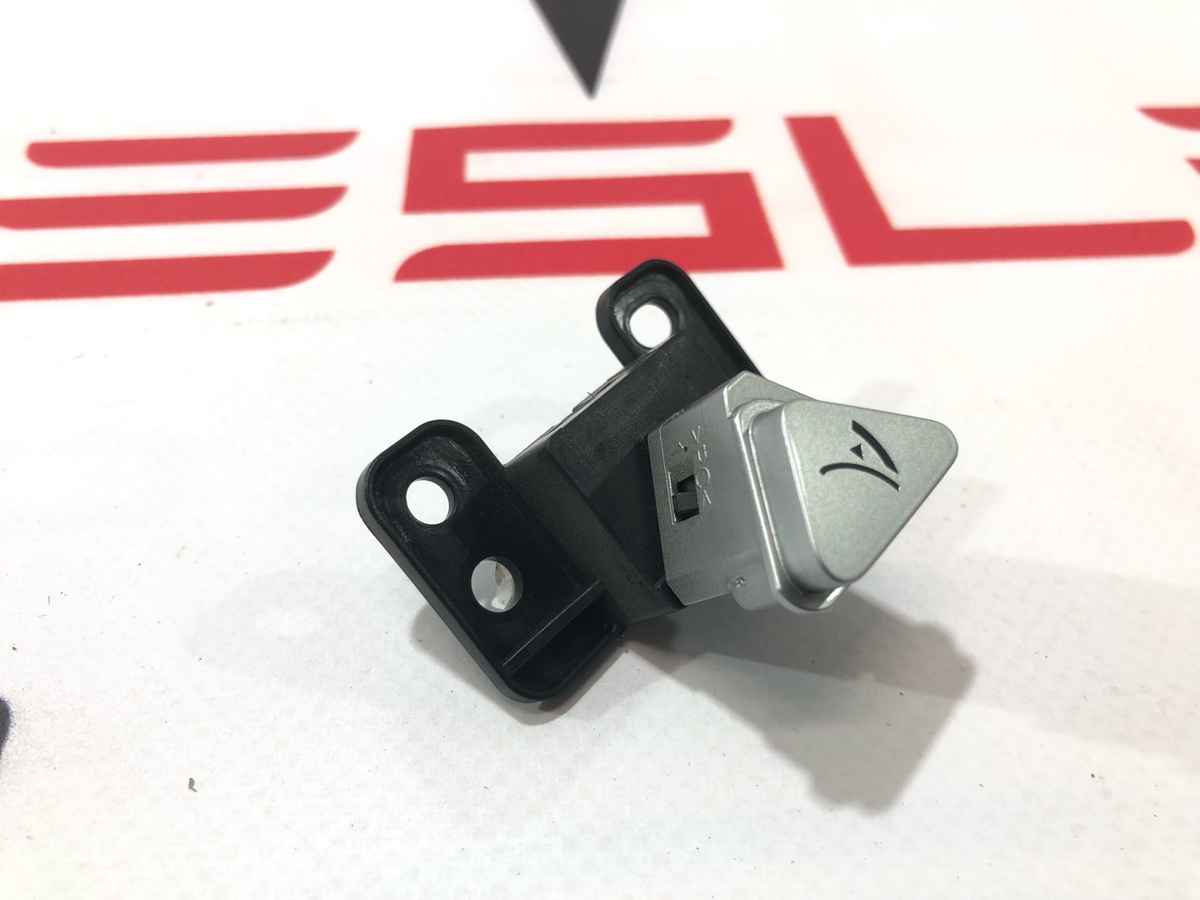 Бардачок к Tesla Model X 2018