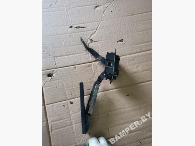 Педаль газа к Chrysler Cirrus 1997