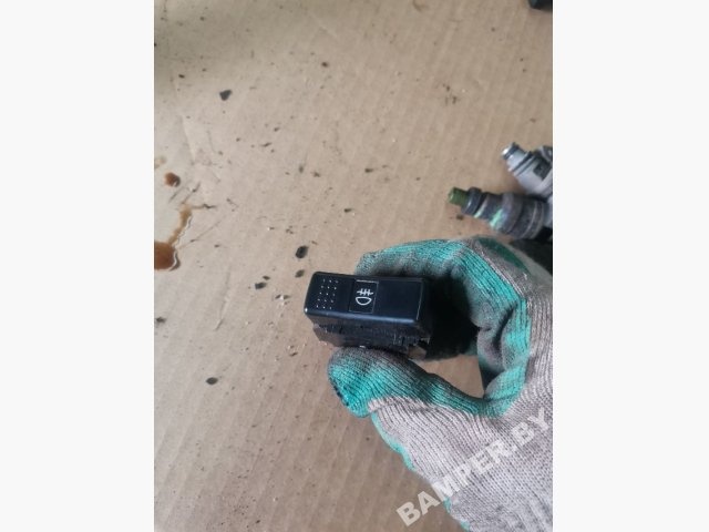 Кнопка противотуманных фар к Mitsubishi Galant 1990