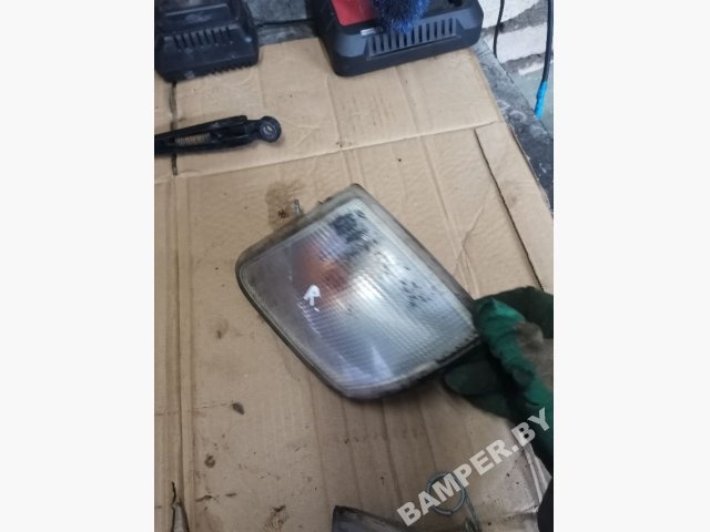 Поворотник правый к Ford Fiesta 1993