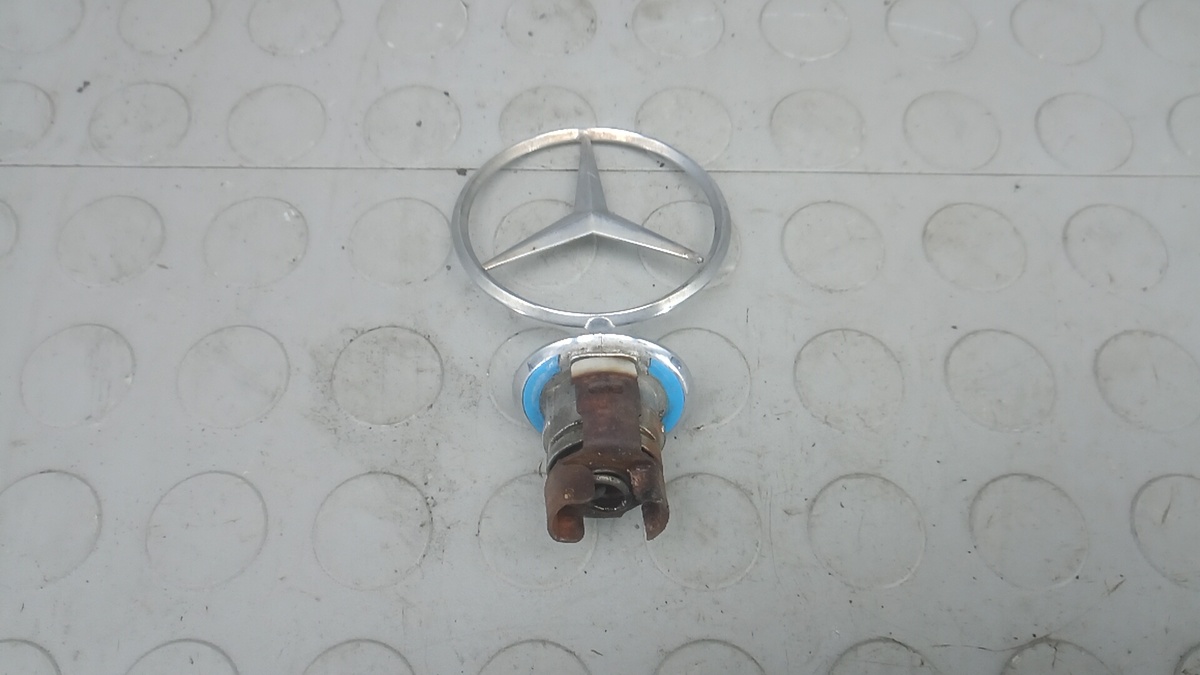 Эмблема к Mercedes-Benz E-klasse 2004