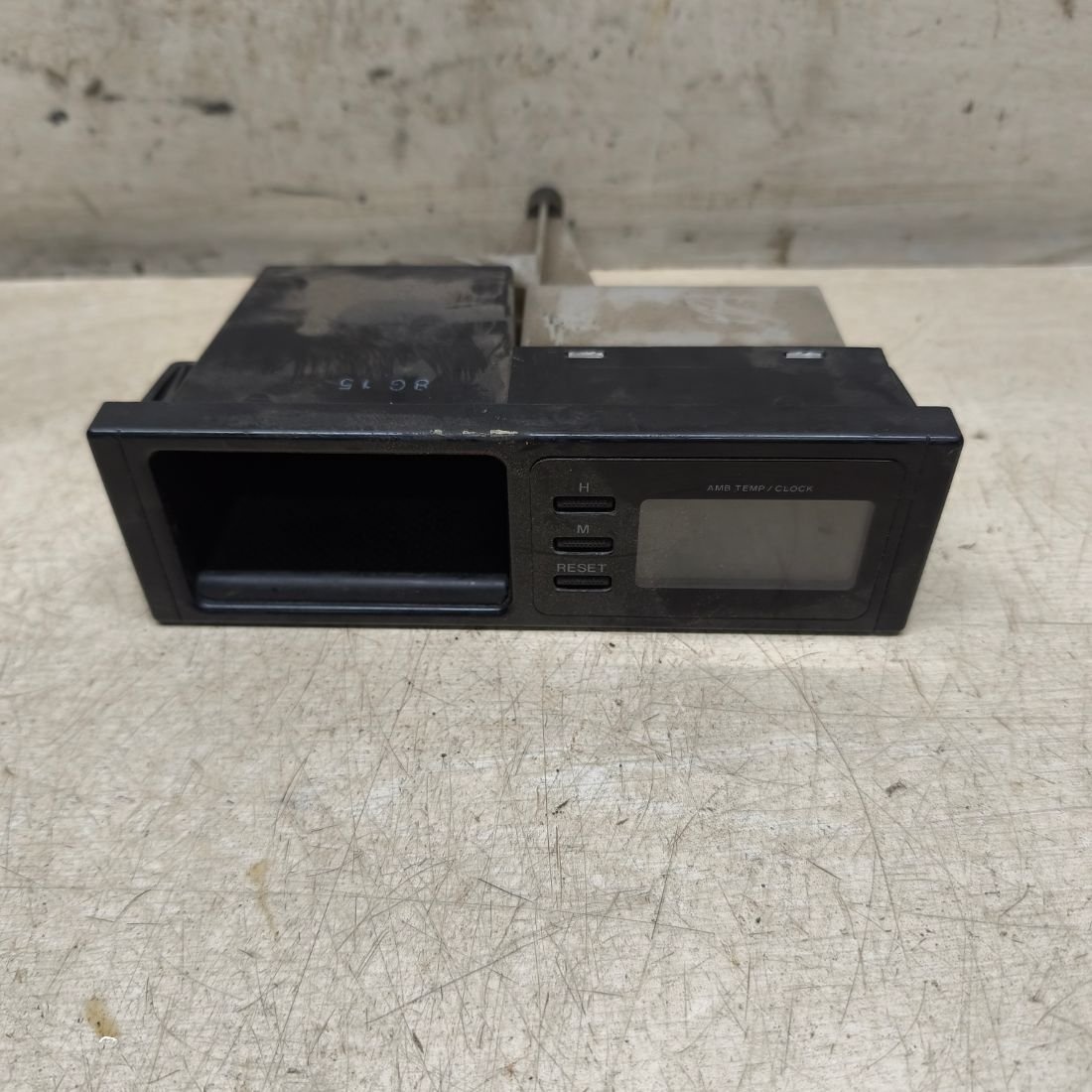 Часы к Mazda 323 2000