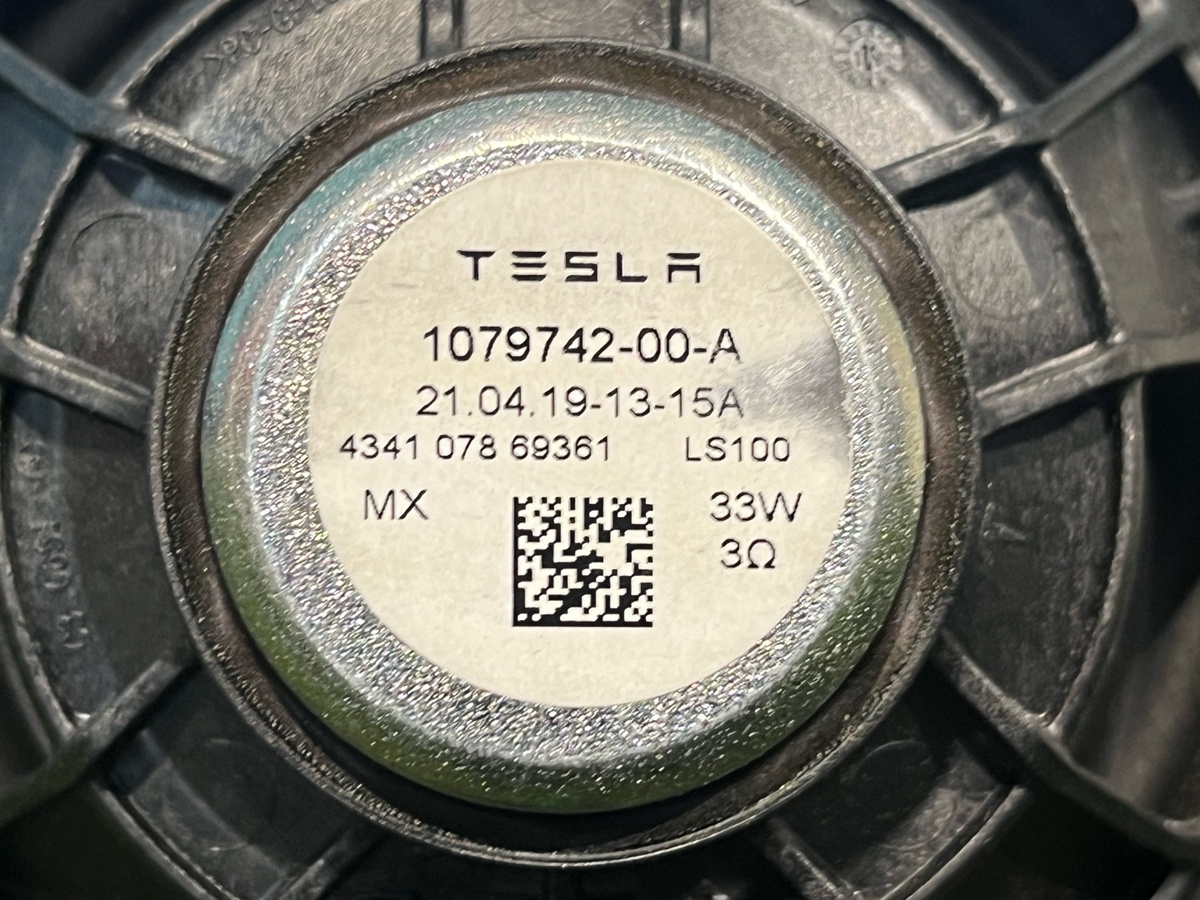 Динамик торпедо левый к Tesla Model X 2022