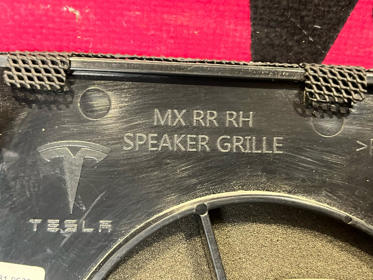 Сетка для динамика к Tesla Model X 2022