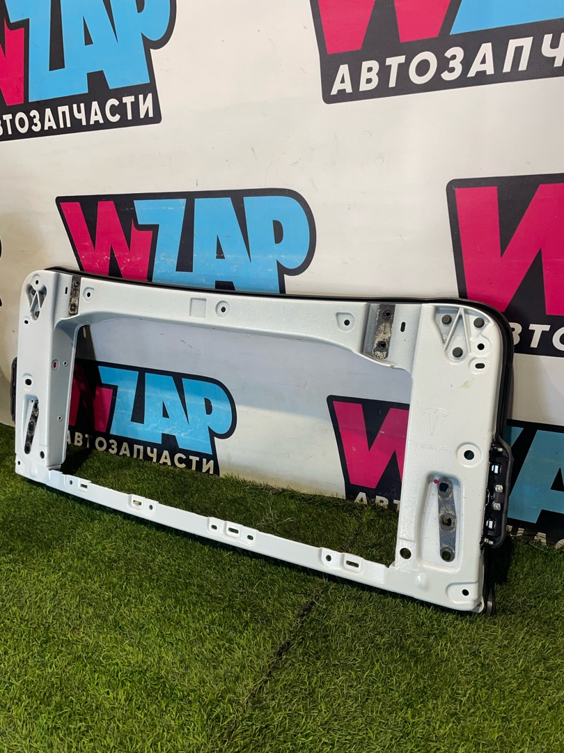Рамка двери задней правой к Tesla Model X 2022