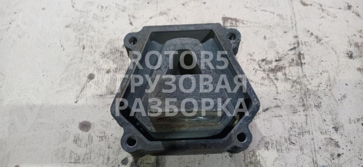 Подушка крепления двигателя к Iveco  2013