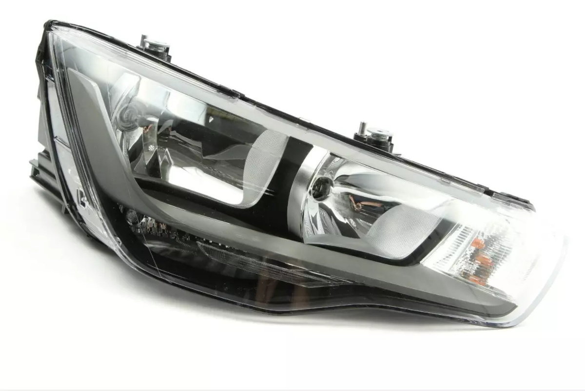 Фара правая к Audi A1 2012