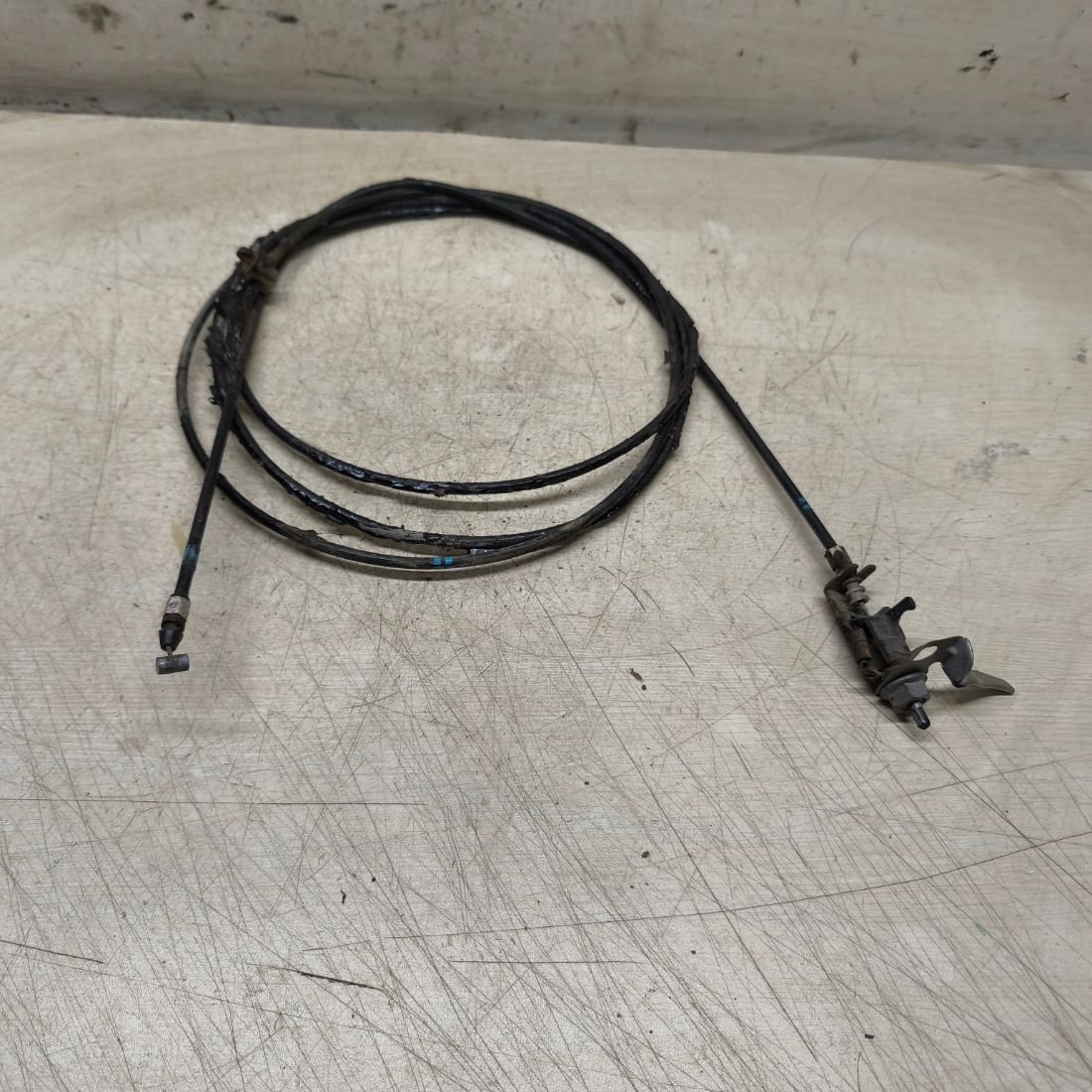 Тросы к Mazda 323 2000