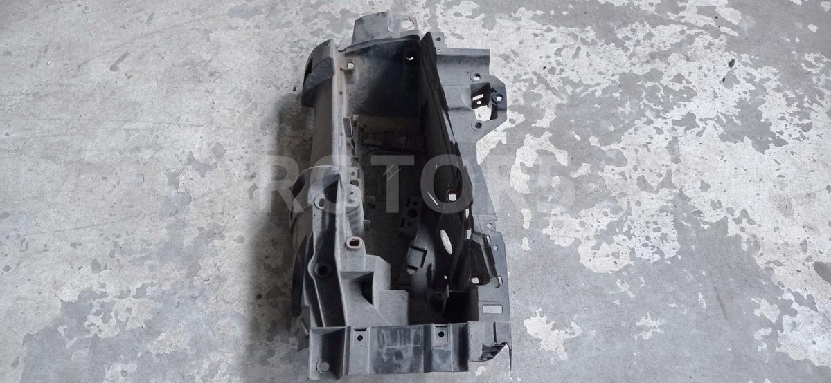 Корпус фары левый к Volvo A6 2013