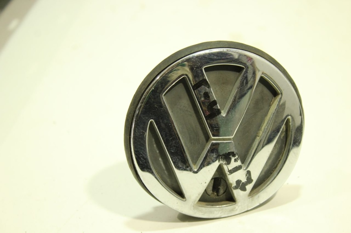 Эмблема к Volkswagen Golf 2004
