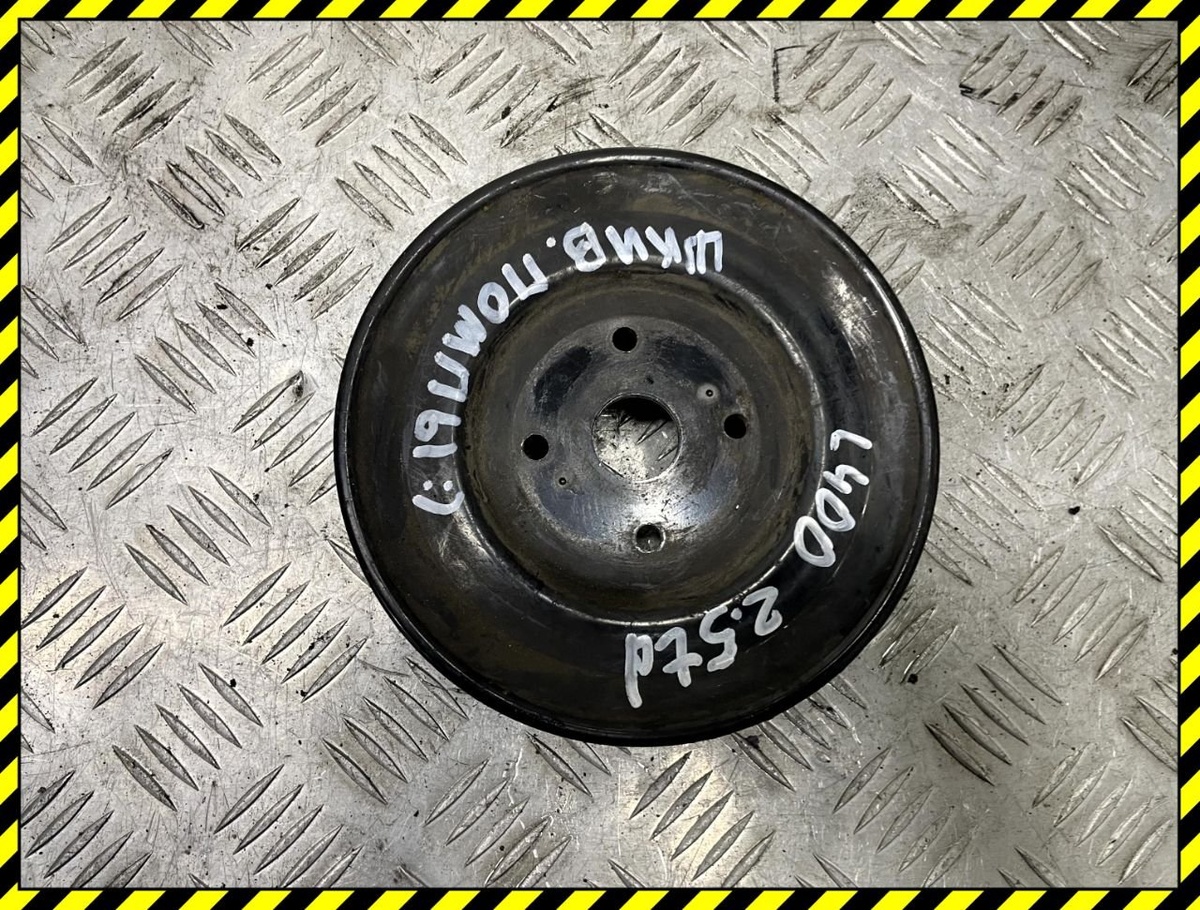 Шкив помпы к Mitsubishi L400 1999