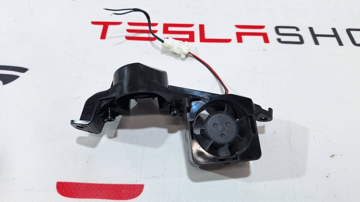 Вентилятор радиатора к Tesla Model 3 2021