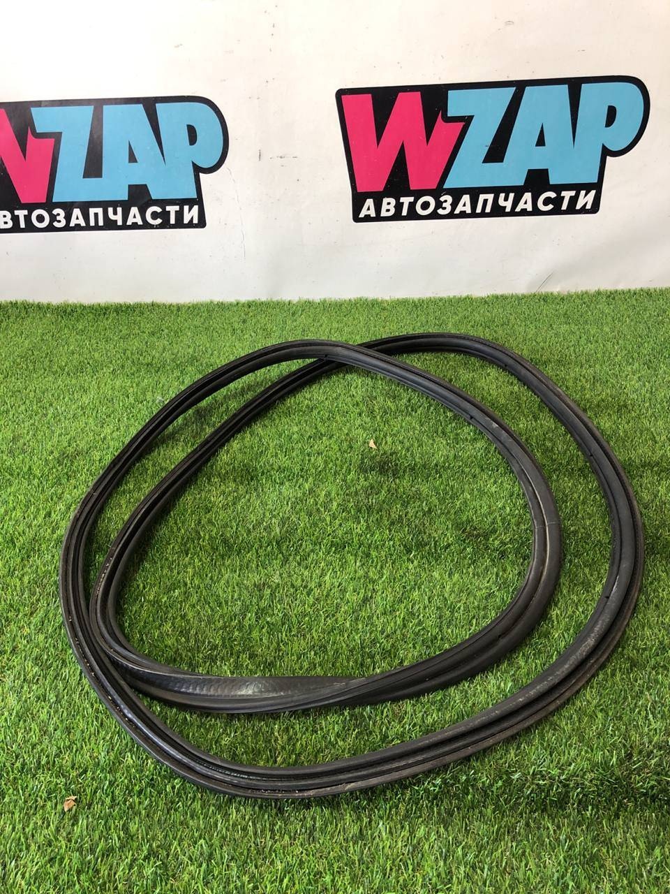 Уплотнитель багажника к BMW X5 2016