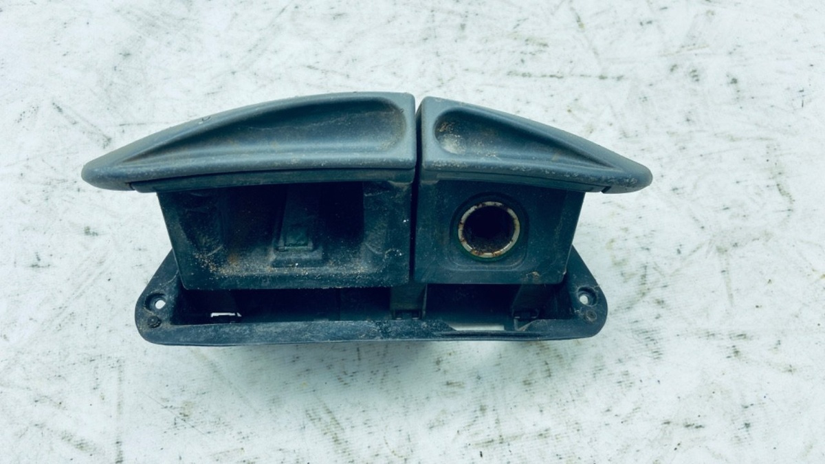 Пепельница к Chrysler Voyager 2005