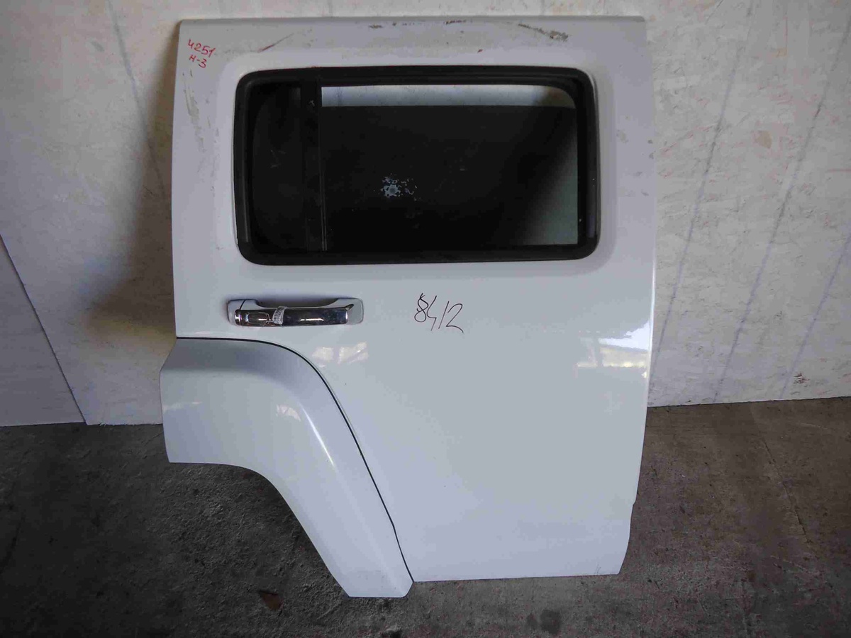 Петля двери к Hummer H3 2007