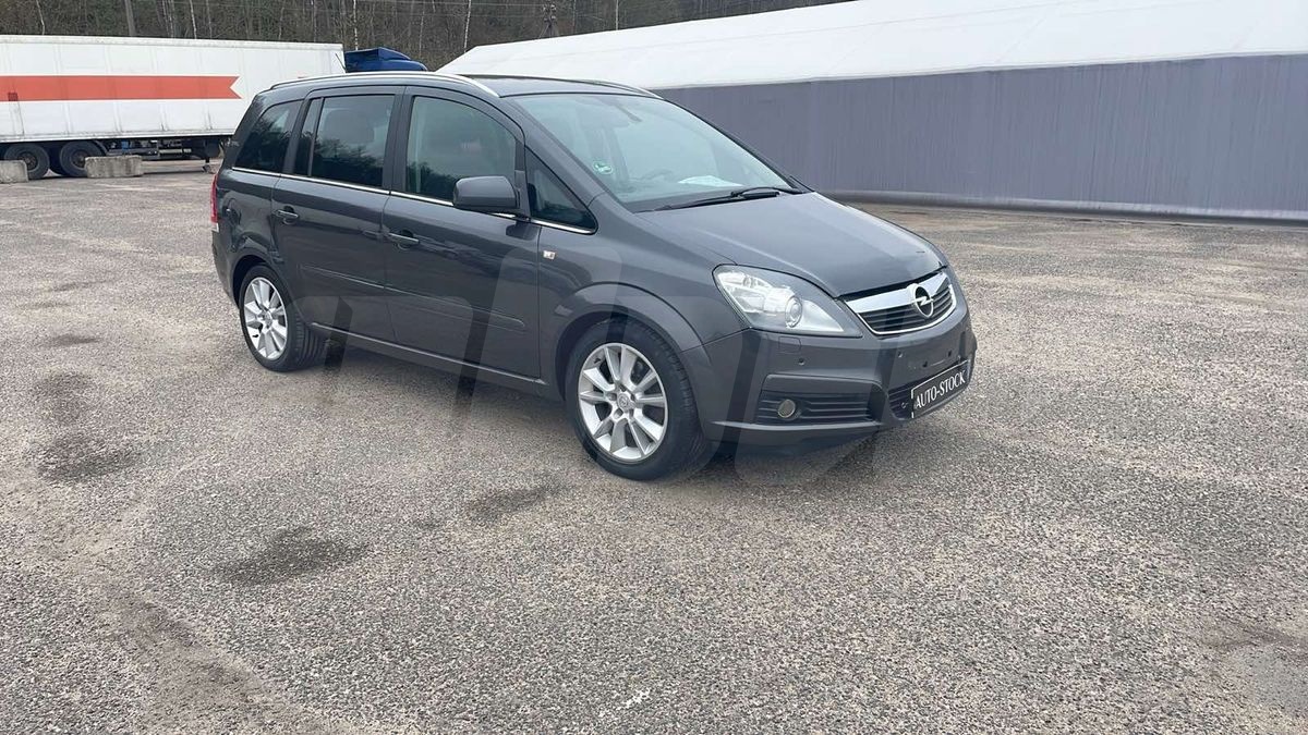 Opel Zafira B Рестайлинг, 2011