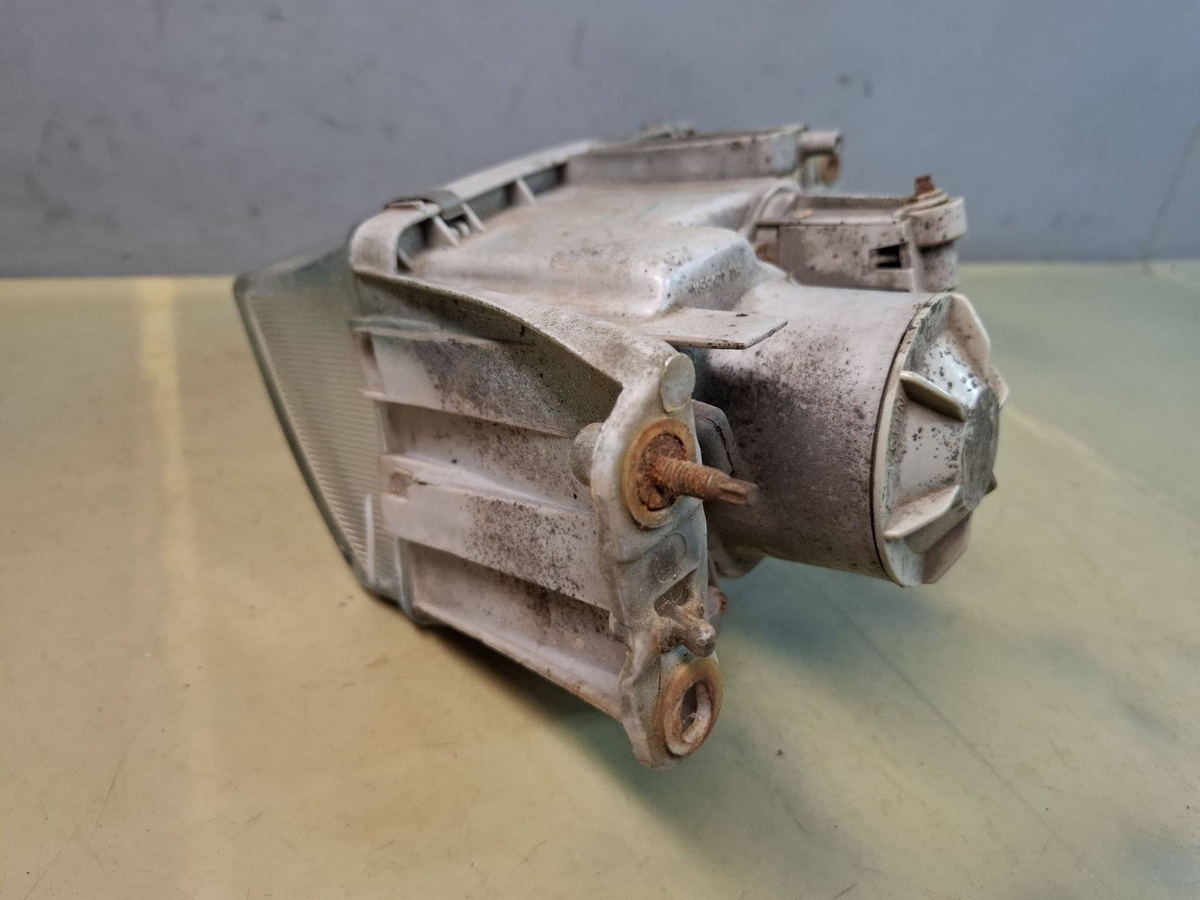 Фара правая к Mazda 626 1995