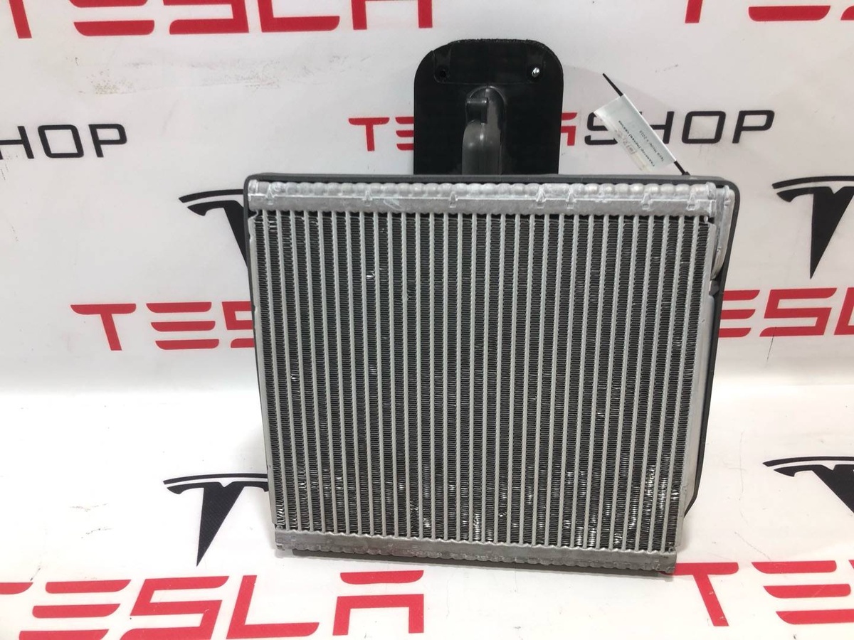 Радиатор EGR к Tesla Model X 2018