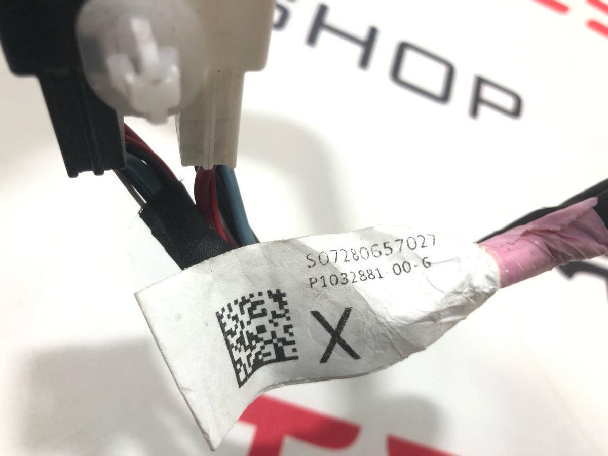 Проводка двери к Tesla Model X 2018