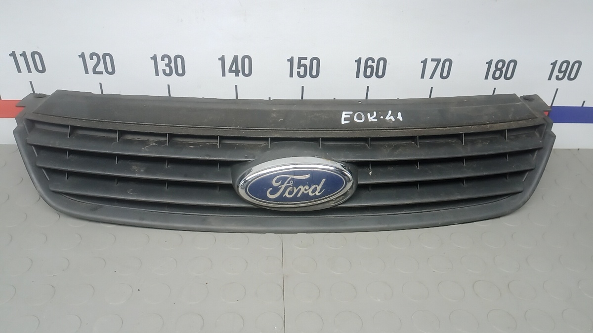 Решетка радиатора к Ford C-MAX 2008